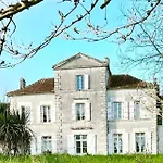 Chateau Des Fouilloux Bed & Breakfast *