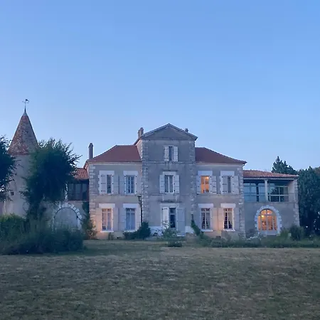 Chateau Des Fouilloux * Agris