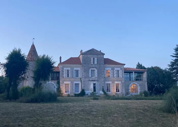 Chateau Des Fouilloux * Agris